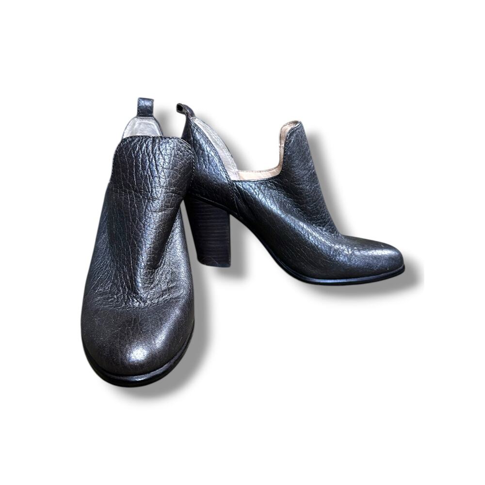 Vince Camuto Women's Cutout Side Ankle Black/ Grey Heel Leather Booties Size 8.5